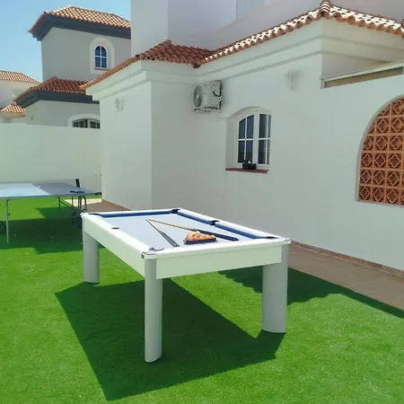 Willa Naipa Golf By *